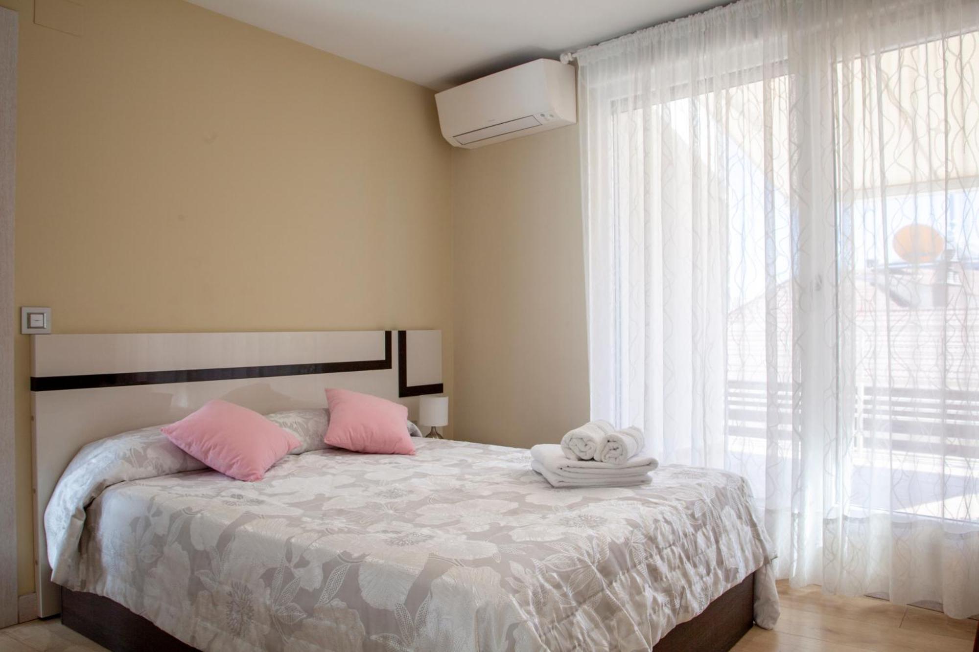 Appartamento BURGO NUEVO: Ático de lujo en pleno centro con terraza y vistas León Esterno foto